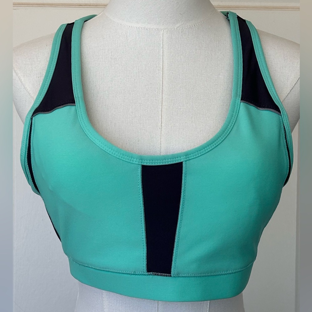 ASICS Brand Women’s Sports Bra Racerback Style Removable Pads Size Large‎